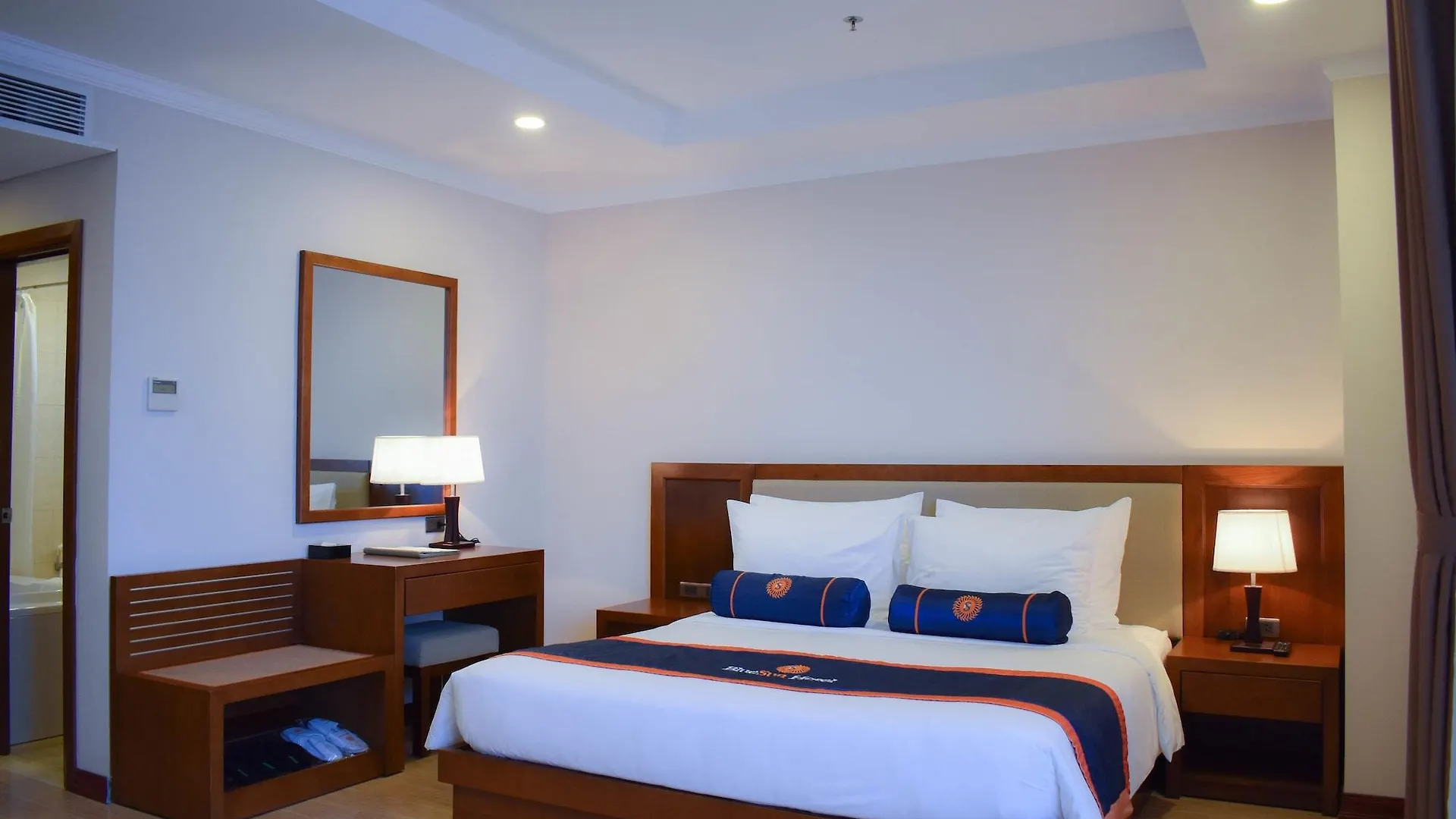 Bluesun Danang Beach Hotel 4*, Da Nang Vietnam