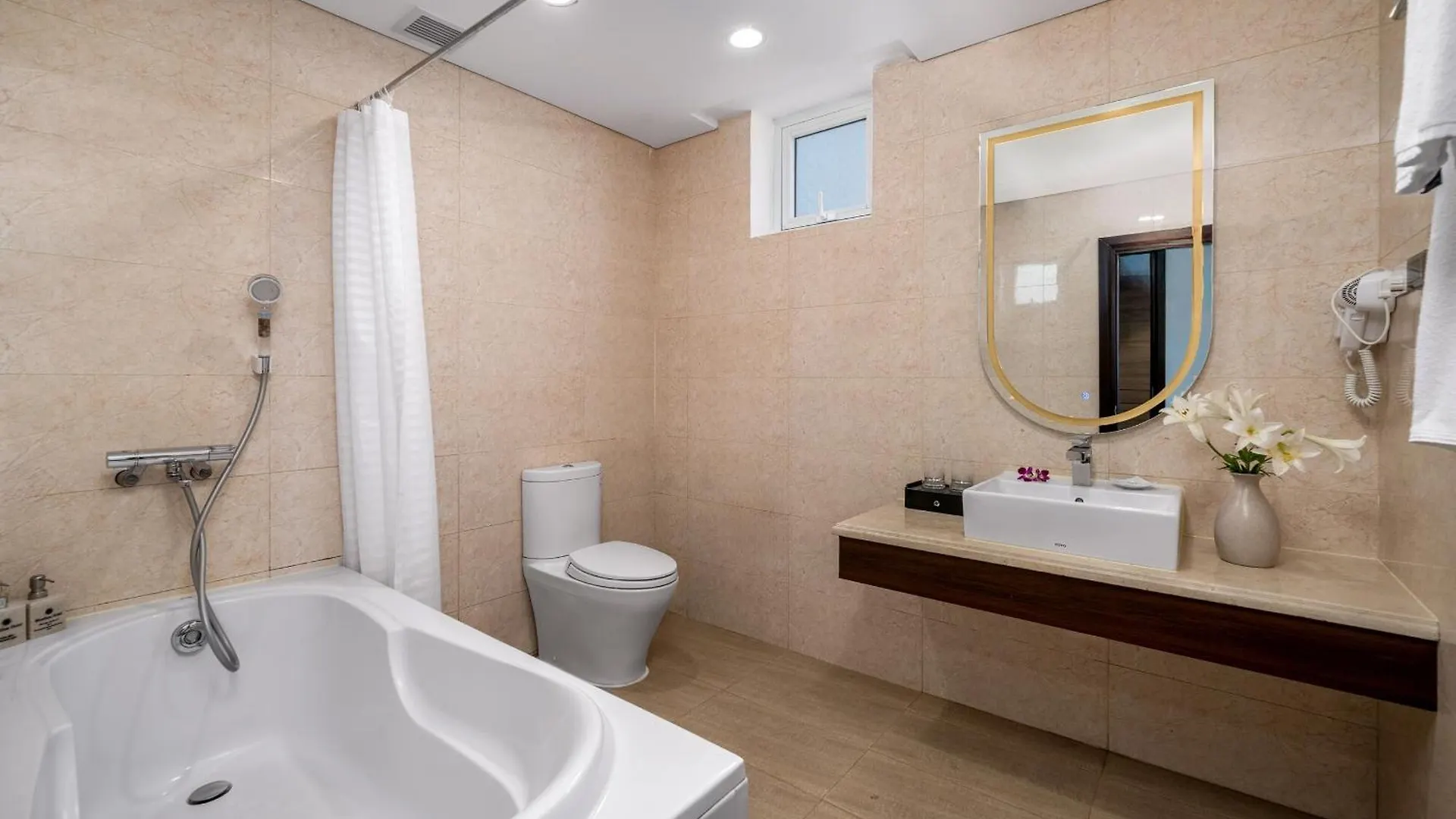 ****  Bluesun Danang Beach Hotel Vietnam